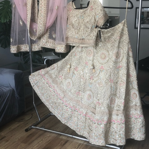 Brand New Ivory Bridal Lehenga - Picture 4 of 9